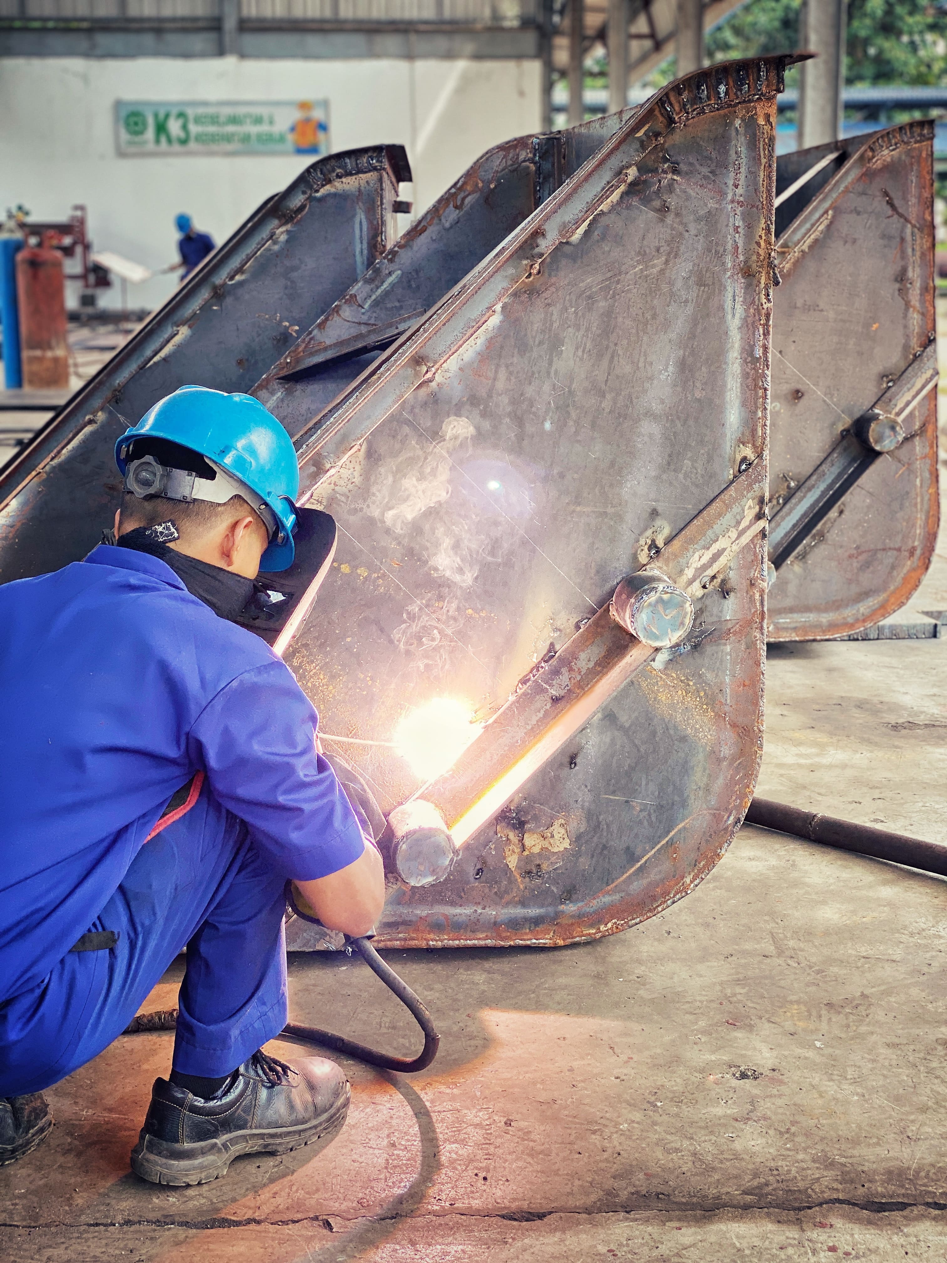 Operator Las (Welder)